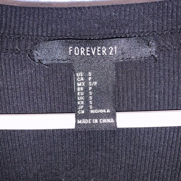 Forever 21 Black Top w/ Ruffle Sleeves (Size:S) - Picture 4 of 4